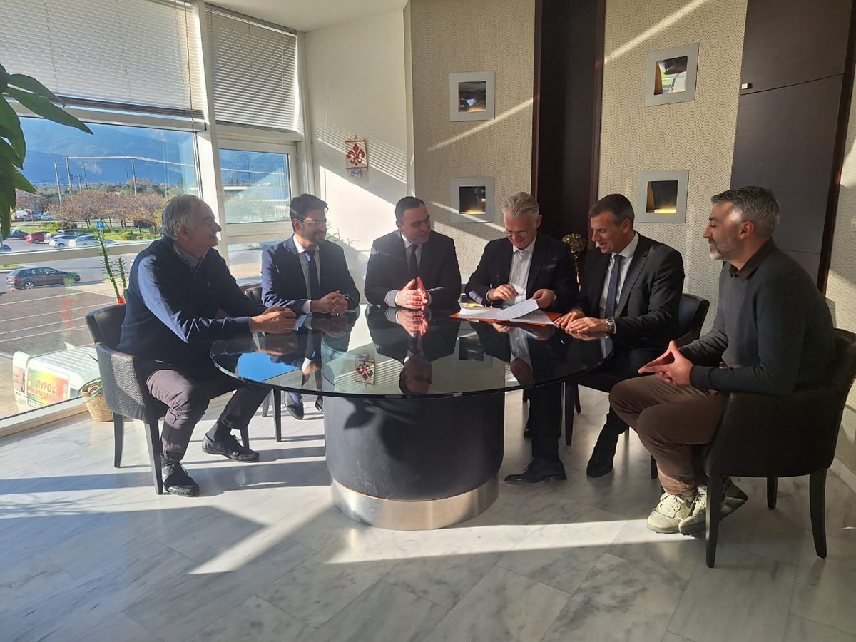 Υπογραφή-σύμβασης-για-την-κατασκευή-μονοπατιού-προς-το-ιστορικό-μνημείο-των-Καρυάτιδων