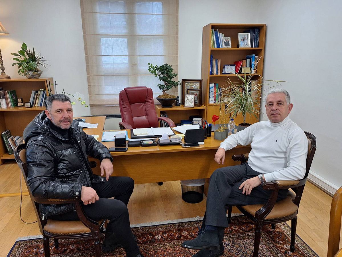 Συνάντηση-του-Αν.-Περιφερειάρχη-Χρήστου-Λαμπρόπουλου-με-τον-Πρόεδρο-του-Εμποροβιομηχανικού-Συλλόγου-Τρίπολης,-Παναγιώτη-Πιτερό