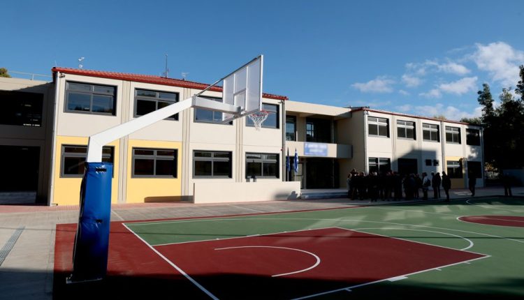 Σύλληψη-σοκ:-Χειροπέδες-σε-δάσκαλο-ειδικού-δημοτικού-σχολείου-για-ασελγείς-πράξεις-σε-παιδιά