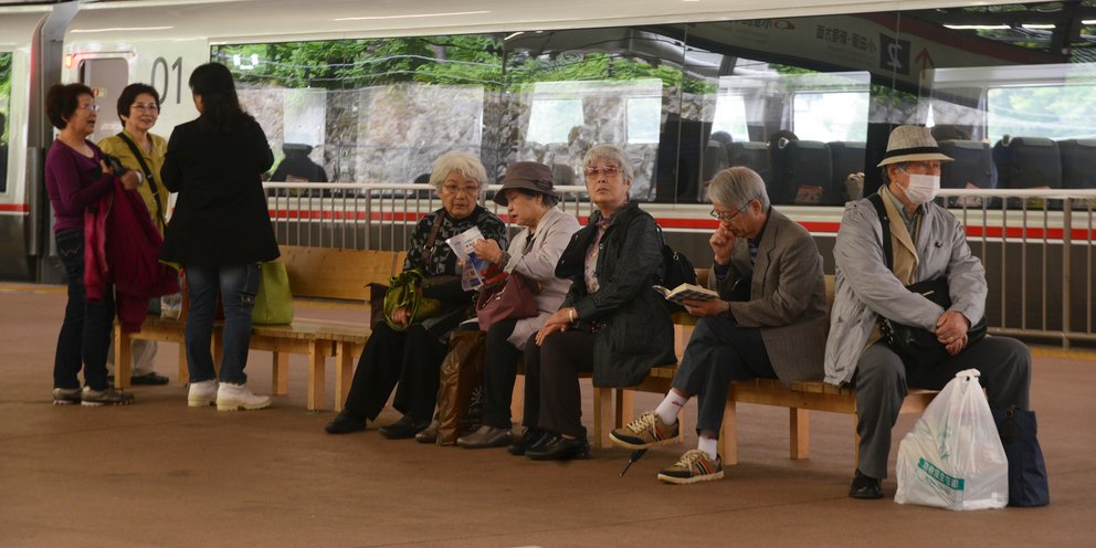 Ρεκόρ-αιωνόβιων-στην-Ιαπωνία-που-φτάνουν-σχεδόν-τους-100.000