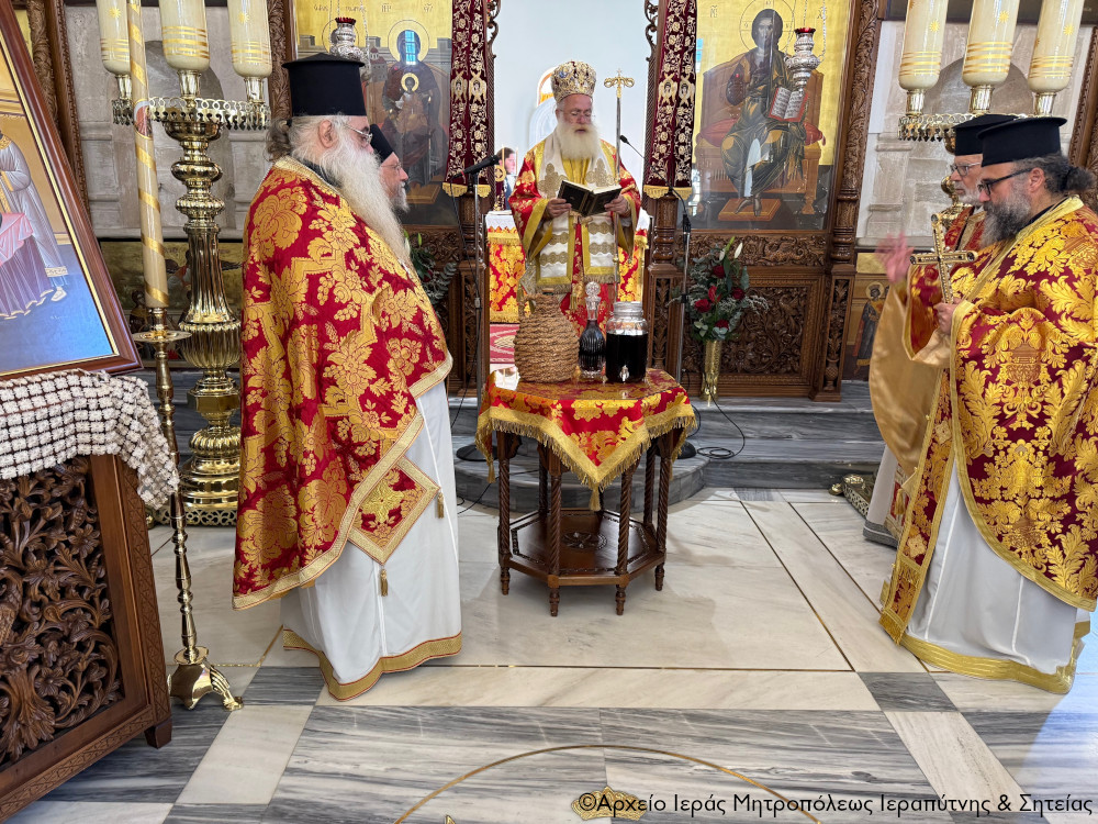 Η-εορτή-της-ανακομιδής-των-λειψάνων-του-Αγίου-Γεωργίου-στον-Ιερό-Μητροπολιτικό-Ναό-Ιεράπετρας