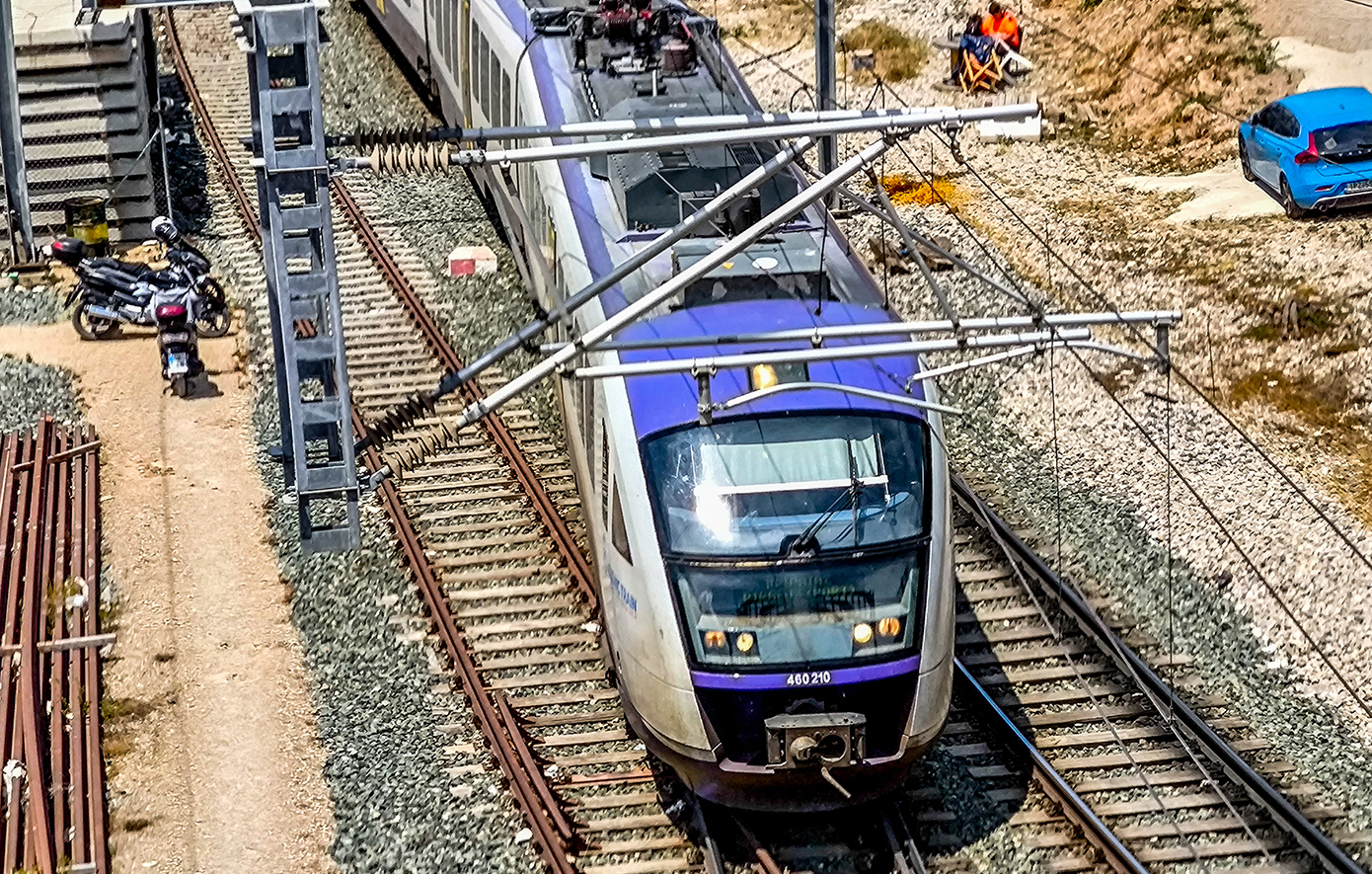 Ακινητοποιήθηκε-λόγω-βλάβης-τρένο-που-εκτελούσε-το-«Θεσσαλονίκη-Αθήνα»-–-Ποιες-αποζημιώσεις-δικαιούνται-οι-επιβάτες