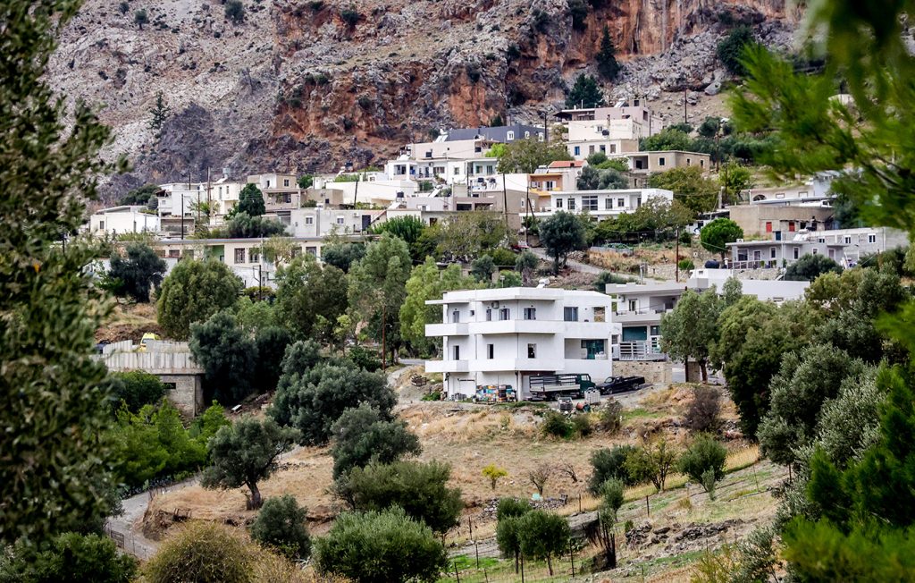 Βεντέτα-στα-Βορίζια:-Συγκλονίζει-ο-αδερφός-της-56χρονης-–-«Εγώ-βρήκα-την-αδερφή-μου-πεσμένη-στον-δρόμο»