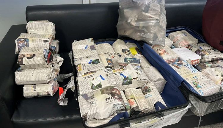 Κουβανός-με-43-κιλά-λαθραία-πούρα-αξίας-440000-ευρώ-συνελήφθη-στο-«Ελ.-Βενιζέλος»