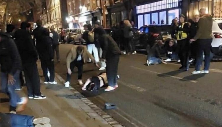 Αυτοκίνητο-χτύπησε-πολλούς-πεζούς-στο-κέντρο-της-βρετανικής-πόλης-Ντέρμπι-–-Συνελήφθη-ένας-άνδρας