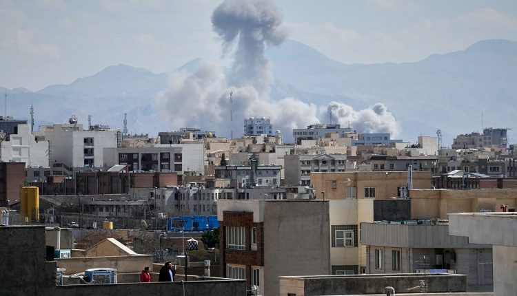 Το-Ισραήλ-έχει-πλήξει-γύρω-στις-40-εγκαταστάσεις-παραγωγής-όπλων-στην-Τεχεράνη-–-Βομβαρδίζεται-και-η-Βηρυτός