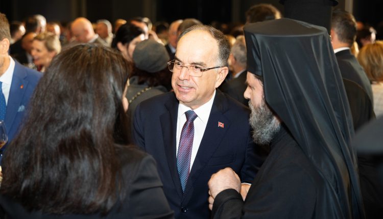 Ο-Αλβανίας-Ιωάννης-στην-εκδήλωση-εορτασμού-για-την-25η-Μαρτίου-1821-της-Ελληνικής-Πρεσβείας-στα-Τίρανα