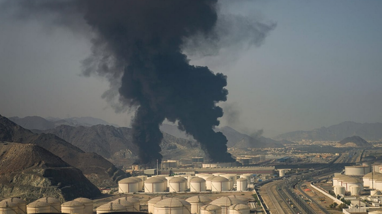 Πλήγματα-σε-στρατηγικές-εγκαταστάσεις-φυσικού-αερίου-και-πετρελαϊκές-υποδομές-του-Ιράν