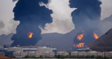 Το-Ιράν-πλήττει-ξανά-τα-Ηνωμένα-Αραβικά-Εμιράτα:-Σοκαρισμένος-δηλώνει-ο-Ντ.-Τραμπ