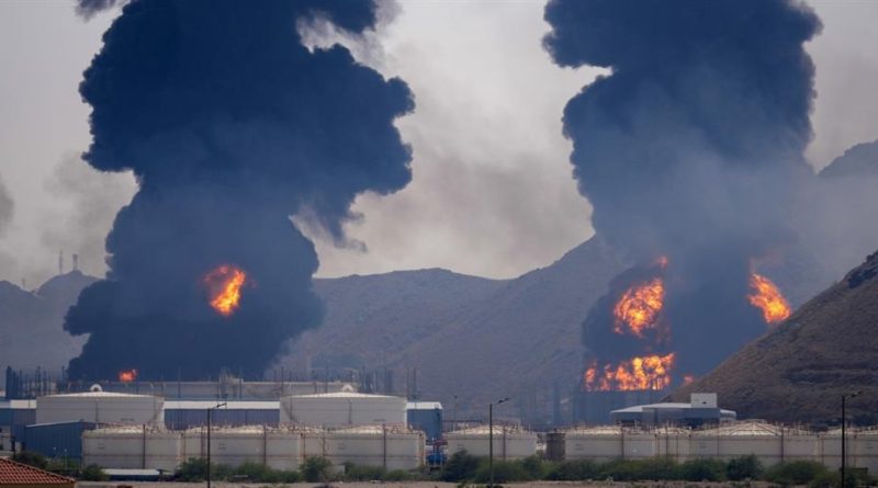 Το-Ιράν-πλήττει-ξανά-τα-Ηνωμένα-Αραβικά-Εμιράτα:-Σοκαρισμένος-δηλώνει-ο-Ντ.-Τραμπ