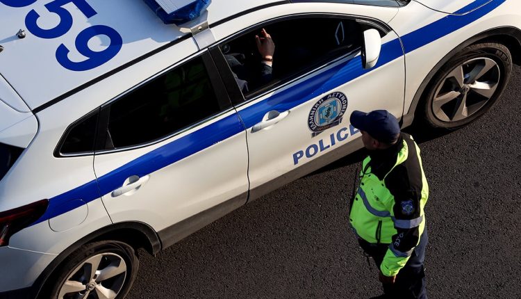 Συνελήφθη-69χρονος-οδηγός-φορτηγού-που-επιχείρησε-να-δωροδοκήσει-αστυνομικούς-της-Τροχαίας