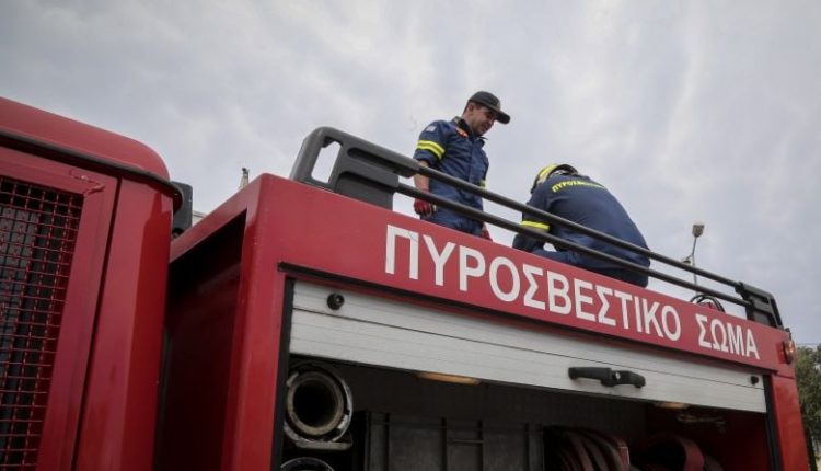 Εκδηλώθηκαν-52-φωτιές-το-Σαββατοκύριακο-και-προβληματίζουν-την-ηγεσία-του-υπουργείου-Κλιματικής-Κρίσης