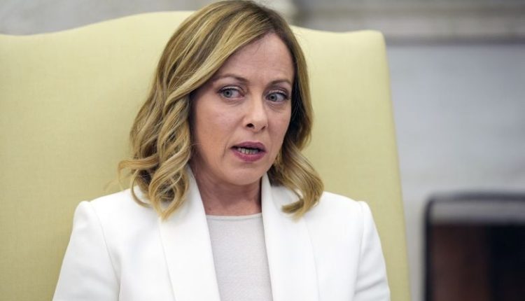 Η-Μελόνι-απαντά-σε-Ρώσο-παρουσιαστή-που-τη-χαρακτήρισε-«πιστοποιημένη-ηλίθια»,-«κακή-και-άσχημη-γυναικούλα»