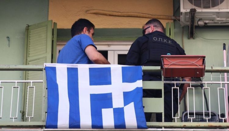 Στο-Ψυχιατρικό-Νοσοκομείο-Θεσσαλονίκης-ο-20χρονος-που-πετούσε-αντικείμενα-από-το-μπαλκόνι-του