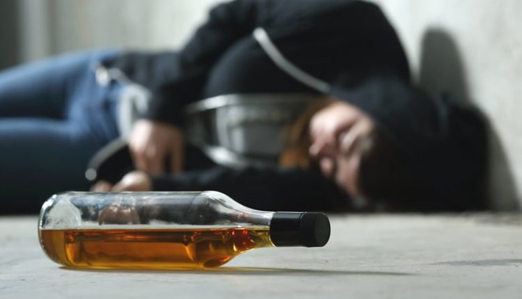Στο-νοσοκομείο-16χρονος-μετά-από-κατανάλωση-αλκοόλ-στη-Θεσσαλονίκη